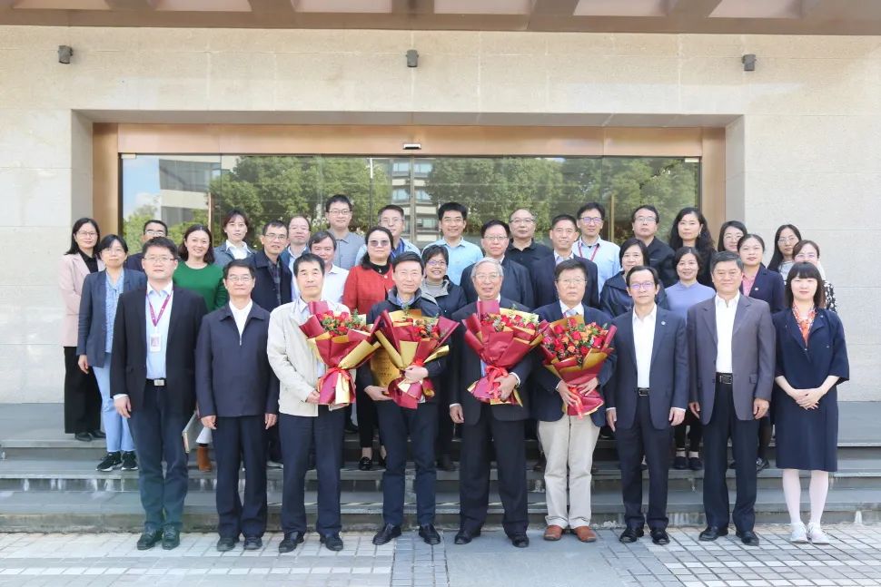 方肇勤、李其忠、王峥涛、沈雪勇四位教授受聘beat365手机版官方网站终身教授